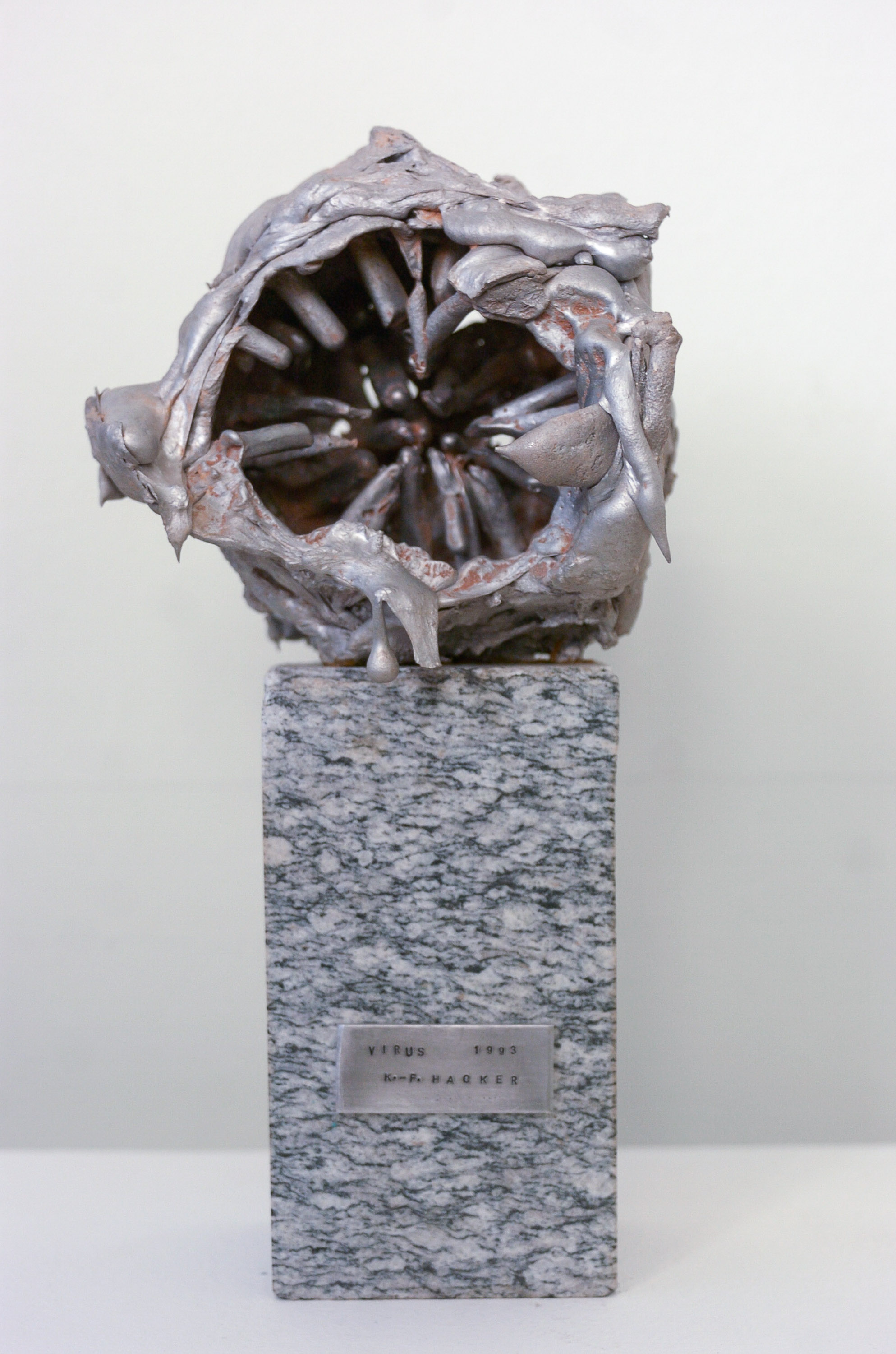 Virus, Aluminium, 2005